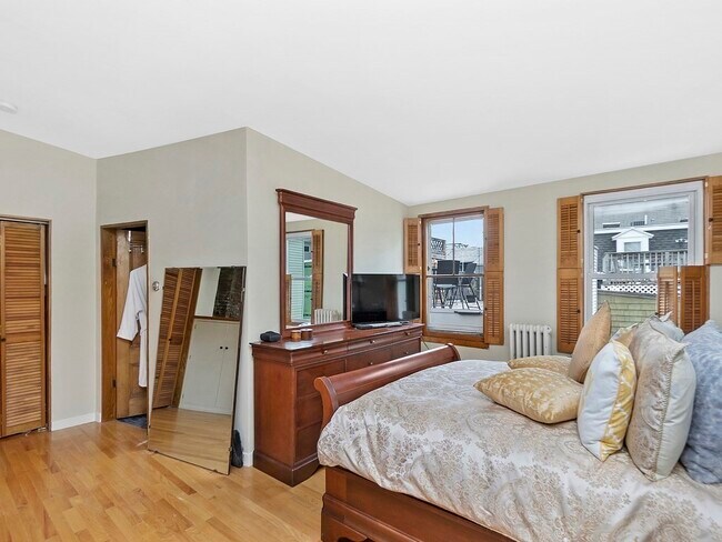 Building Photo - 50 Green St