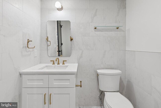 Building Photo - 135 S 19th St