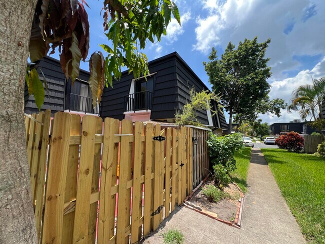 Building Photo - 134 Woodland Rd