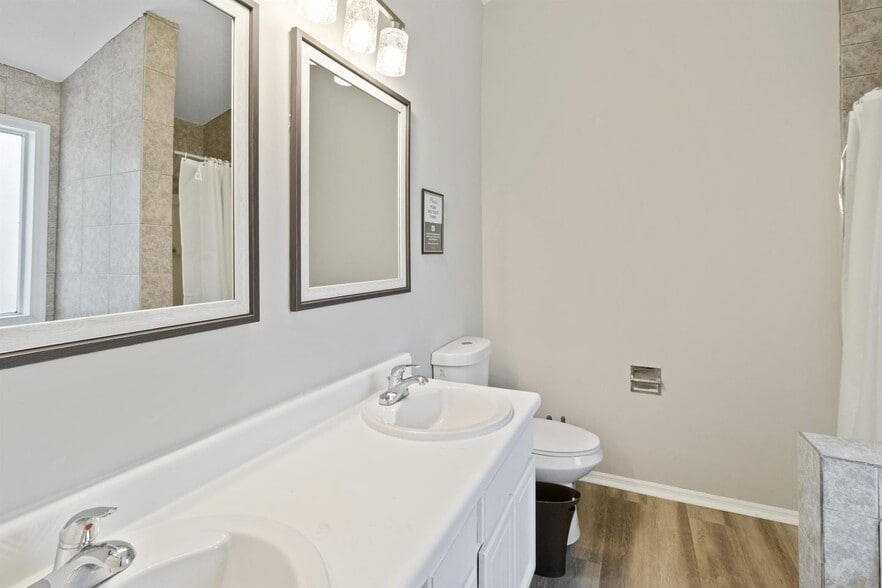 Building Photo - Spacious Lithonia Gem in a Quiet Community