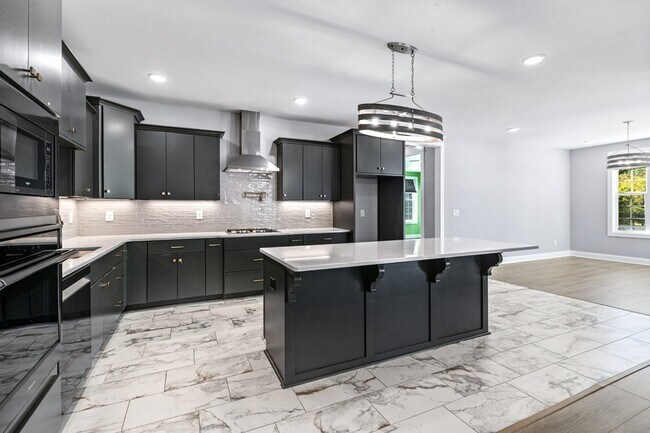 Building Photo - 601 Joyce Ave