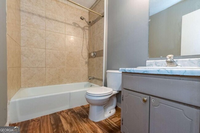 Building Photo - 2275 Camden Ct