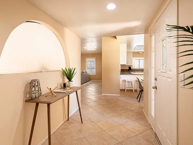Building Photo - 64747 Pinehurst Cir