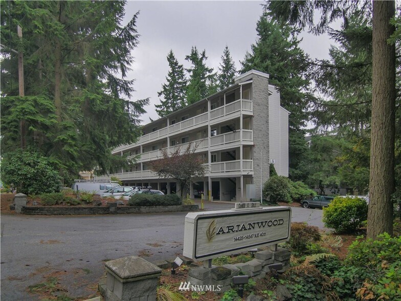 Primary Photo - Beautiful updated Condo in Bellevue! (phot...