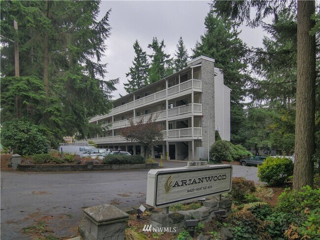 Primary Photo - Beautiful updated Condo in Bellevue! (phot...
