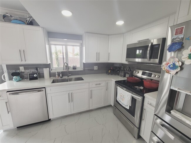 Building Photo - 7506 NW 169th Terrace