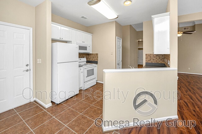 Building Photo - 2130 Forest Lakes Ln