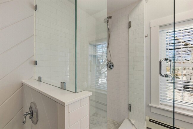 Building Photo - 25 Munroe St