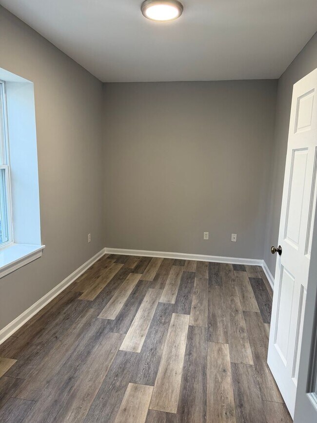 Building Photo - 116 S Massachusetts Ave