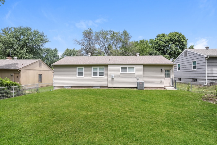 Building Photo - 10513 E 28th Terrace S