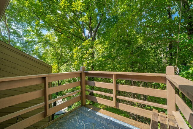 Building Photo - 305 Piney Mountain Dr
