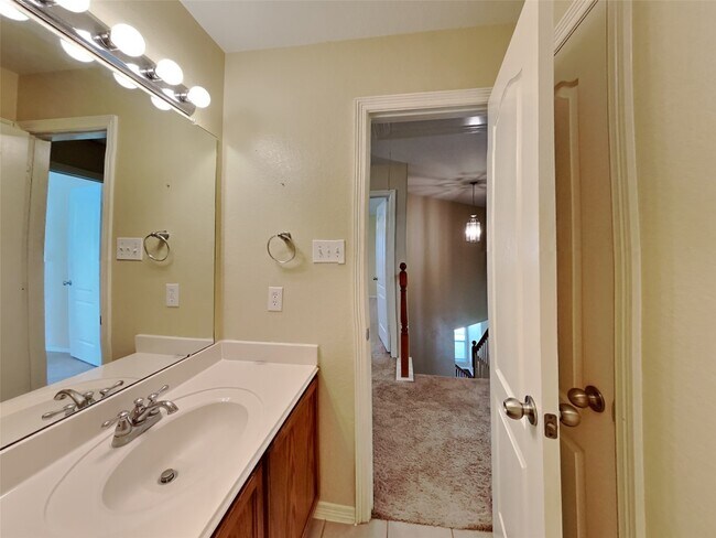 Building Photo - 1101 Shadow Glenn Dr