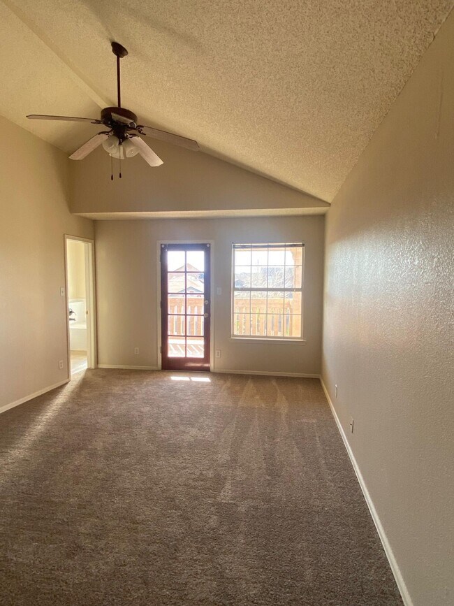 Building Photo - 12385 Paseo Alegre Dr