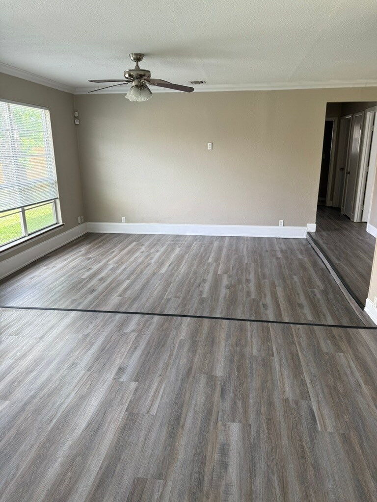 Building Photo - 5618 Crater Lake Dr