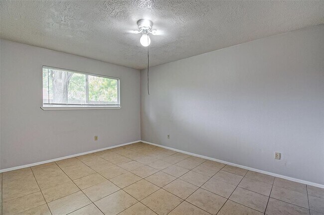 Building Photo - 11203 Doric Ct