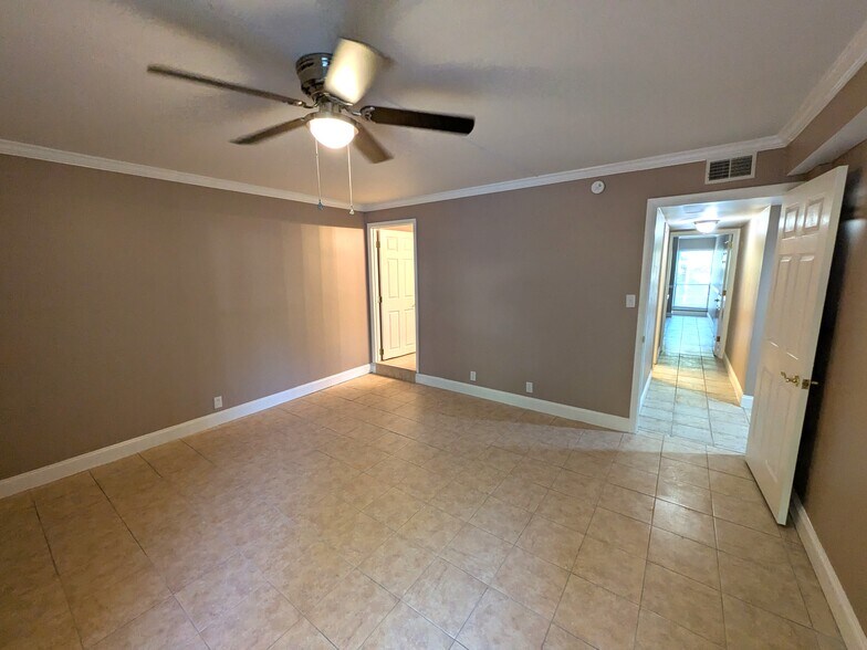 Building Photo - 8526 Madrid Ct