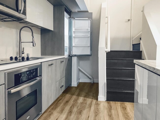 Building Photo - 1944 State St