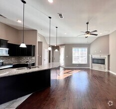 Building Photo - 3bed/2bath Townhome w/Garage - Gated Commu...