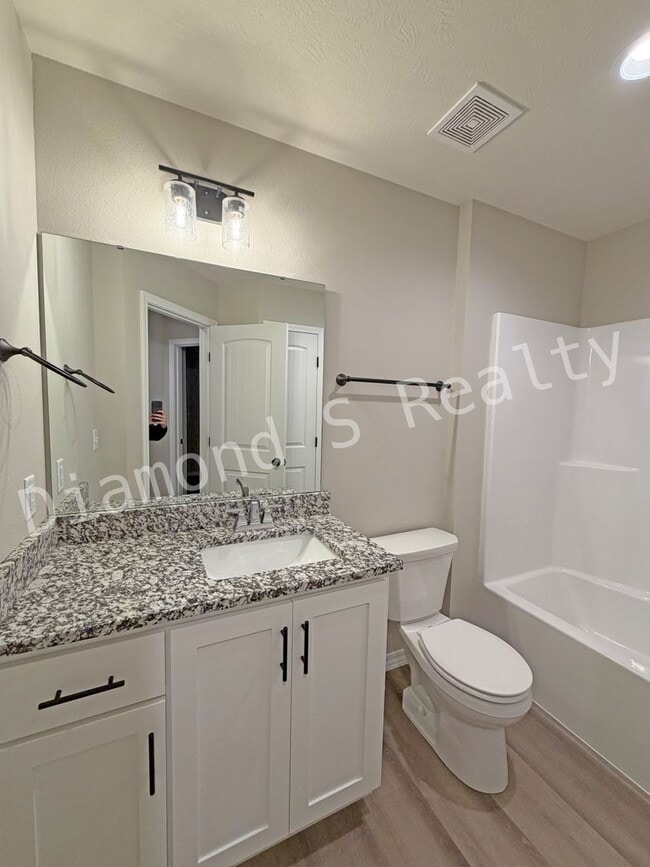 Building Photo - **Gorgeous 4-Bedroom Home in Olde World Estates Subdivision**