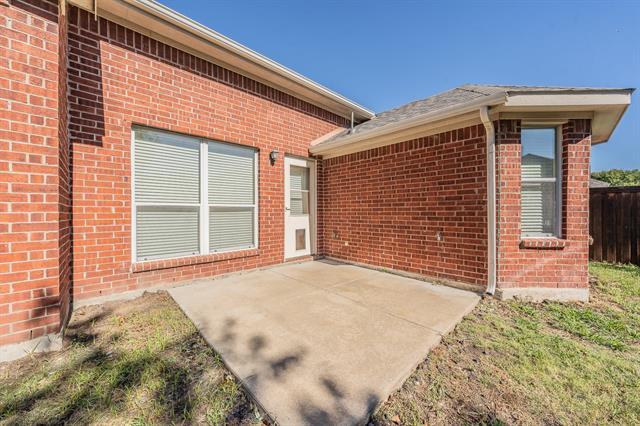 Building Photo - 2612 Redcedar Dr