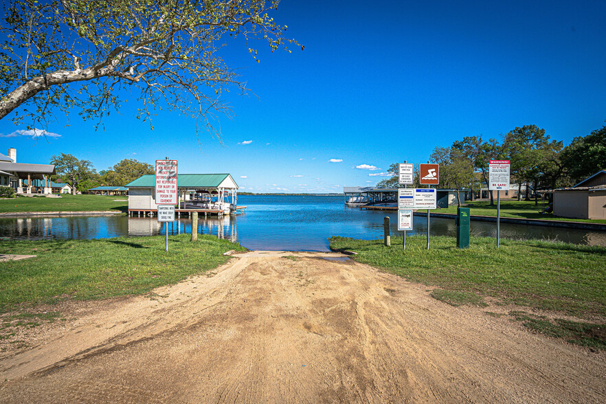 Community Boat Ramp - 707 N Shorewood Dr