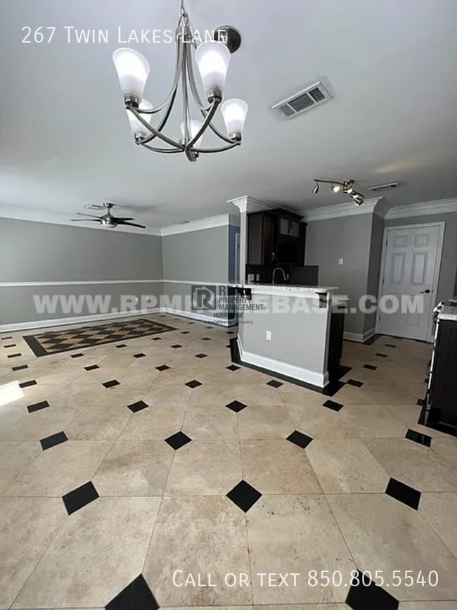 Building Photo - 267 Twin Lakes Ln
