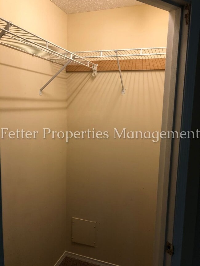 Building Photo - Eastside Evansville Condo!!!