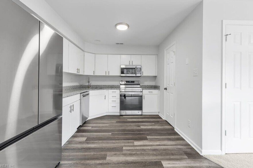 Kitchen - 2nd floor (pantry next to the oven) - 459 Seahorse Run