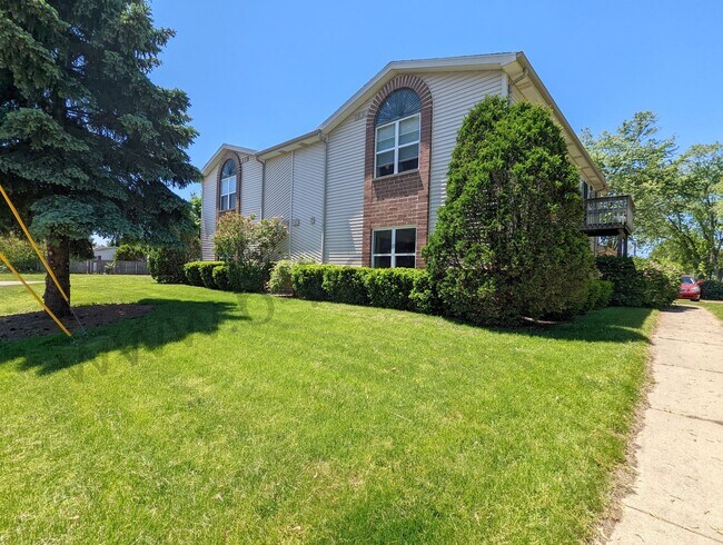 Primary Photo - 8760 Sheridan Rd