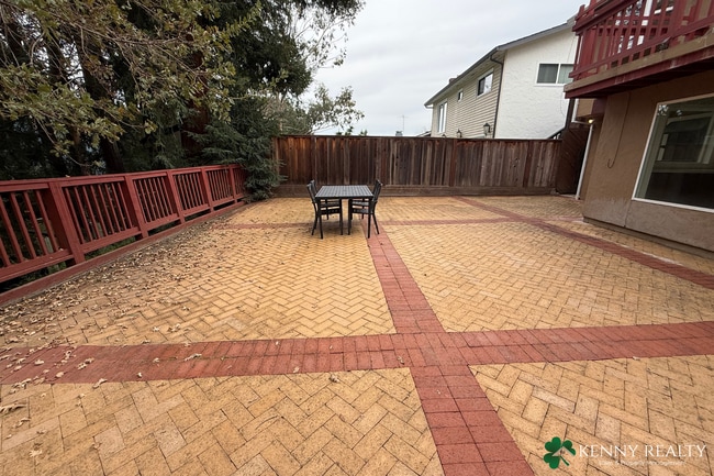 Building Photo - Nature-Surrounded 3BR/3BA Two-Story Home w/ Deck & Views — San Carlos