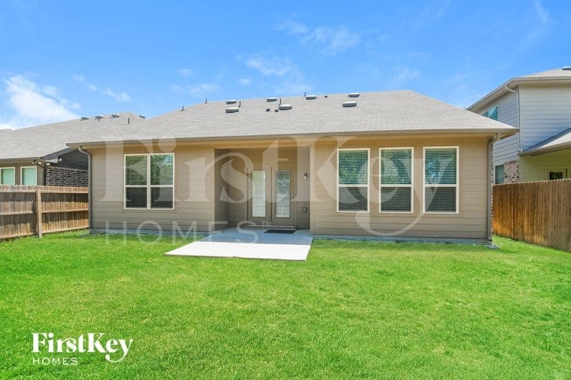 Building Photo - 6252 Outrigger Rd