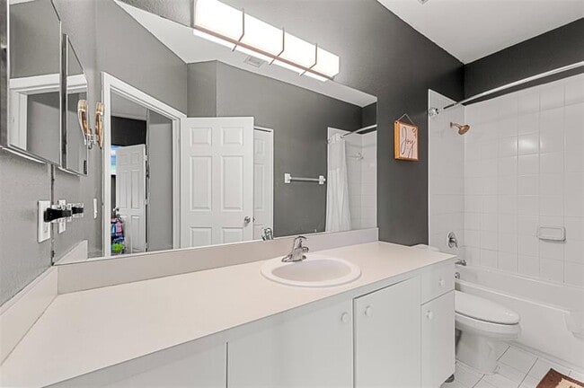 Building Photo - 5921 Riverside Ave