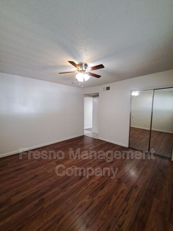Building Photo - 122 N College Ave