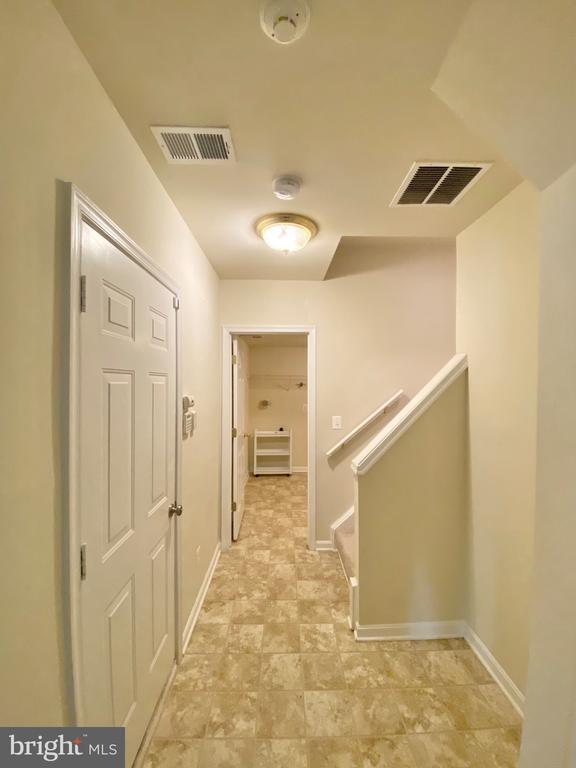 Building Photo - 81 Arell Ct