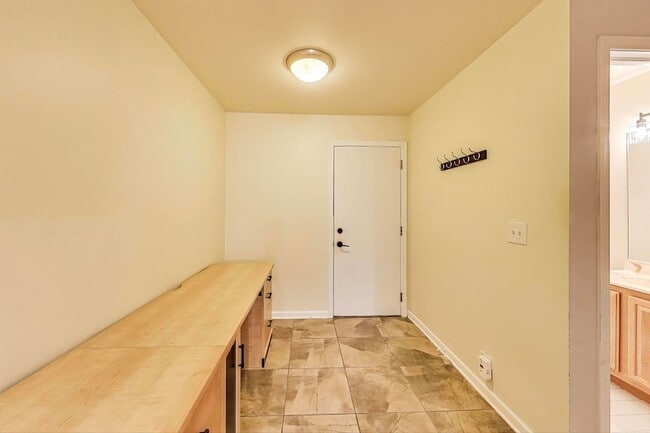 Building Photo - 534 River Front Cir