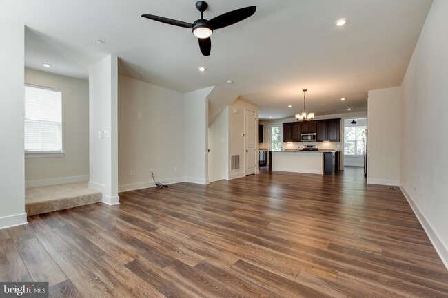 Building Photo - 2546 Buckthorn Dr