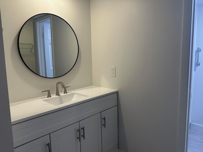 Building Photo - 1717 Whitehall Dr