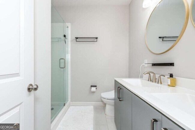 Building Photo - 912 Brees Ct