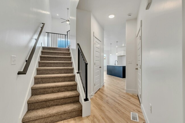 Building Photo - 672 S 4500 S