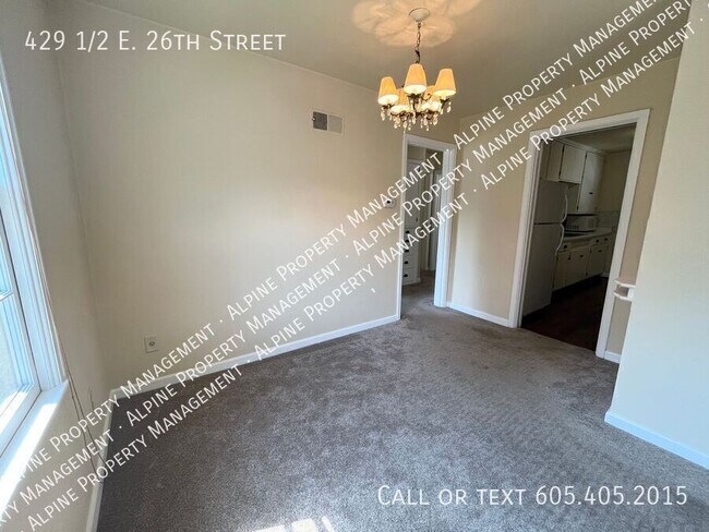 Building Photo - 429 1/2 E. 26th Street-