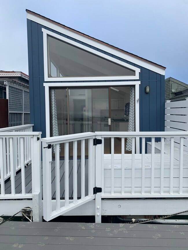 Sitting deck to enjoy the mountain view. - 4 Gate 6 1/2 Rd