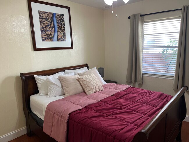 Building Photo - 575 NW 33rd St