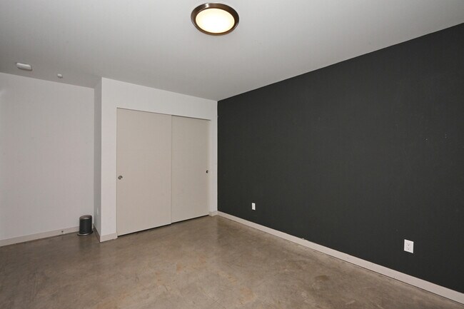 Building Photo - 3824 Renton Ave S
