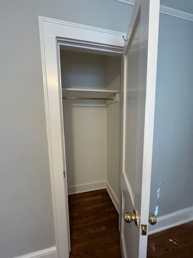 Building Photo - Adorable 2 Bedroom-1 Bath Bungalow within walking distance to Downtown Greer - Very Convenient
