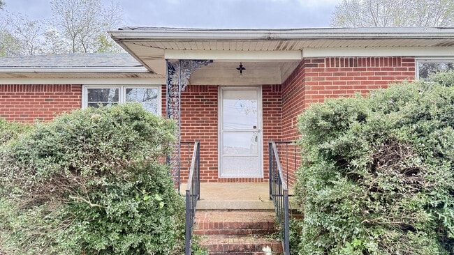 Primary Photo - 6167 Wall Triana Hwy