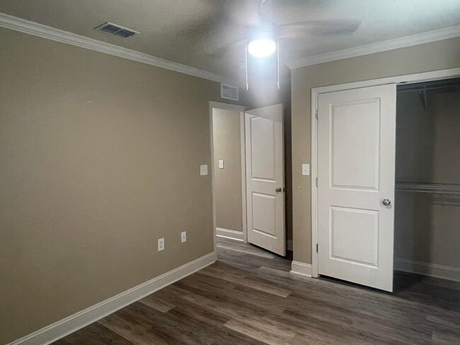Building Photo - 18 N Sand Palm Rd