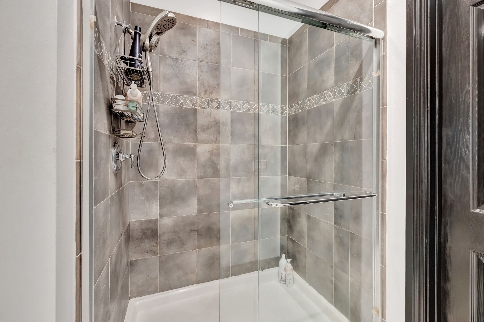 Building Photo - 2309 NE 9th Ave