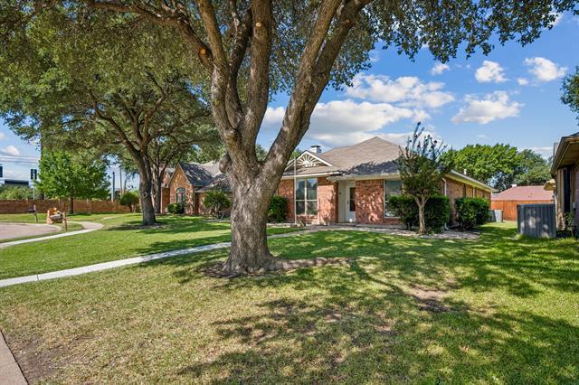 Building Photo - 4203 Meadow Ridge Dr