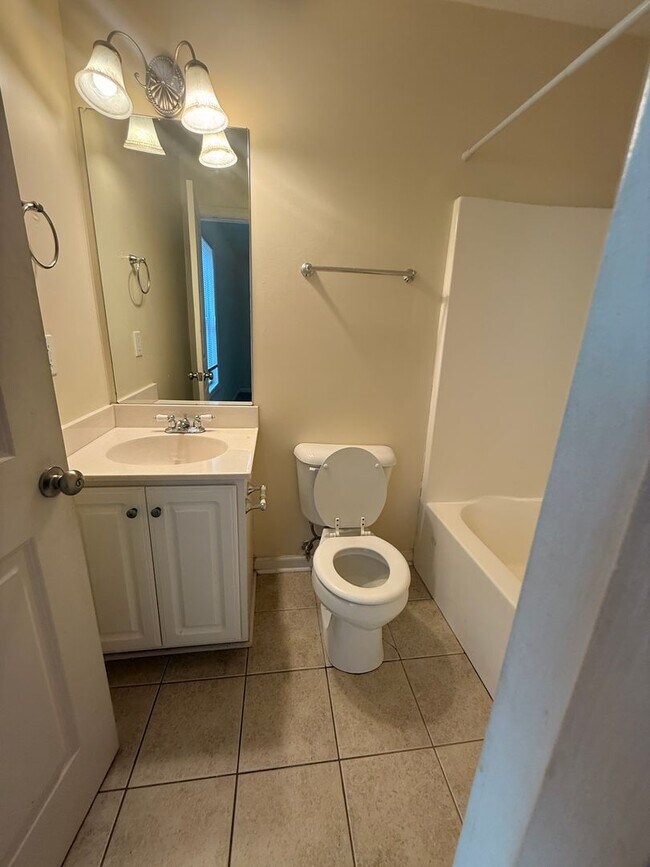 Building Photo - 161 Magnolia Bluff Dr