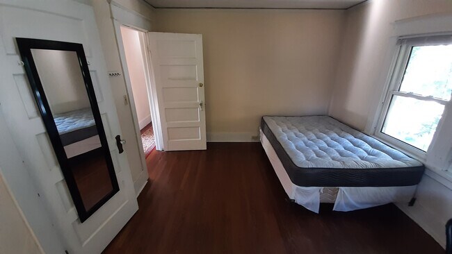 Building Photo - 311 Fairmount Ave